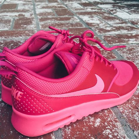 nike sneakers pink|hot pink nike sneakers women.